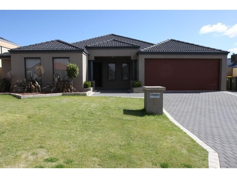 7 Cylinders Loop, Clarkson WA 6030