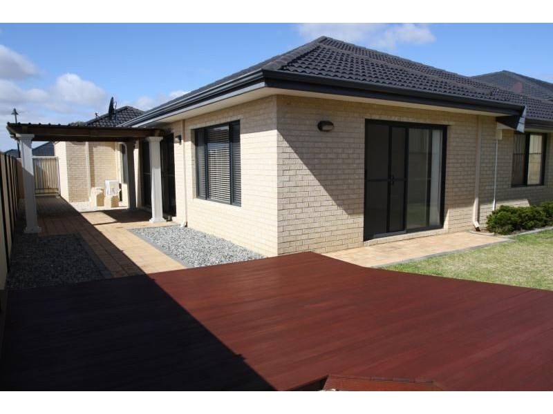 7 Cylinders Loop, Clarkson WA 6030