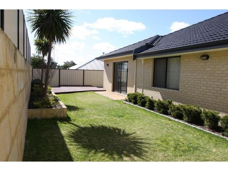 7 Cylinders Loop, Clarkson WA 6030