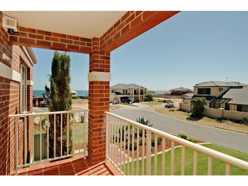 56 DARTMOUTH CIRCLE, Quinns Rocks WA 6030