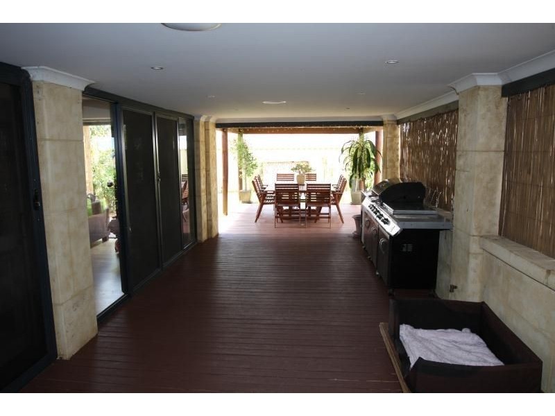 11 SHROPSHIRE CRESCENT, Butler WA 6036