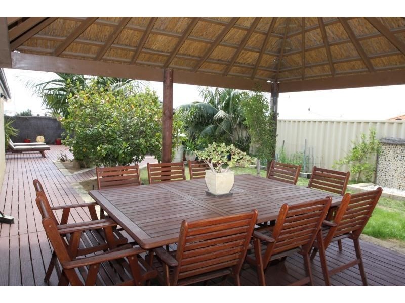 11 SHROPSHIRE CRESCENT, Butler WA 6036