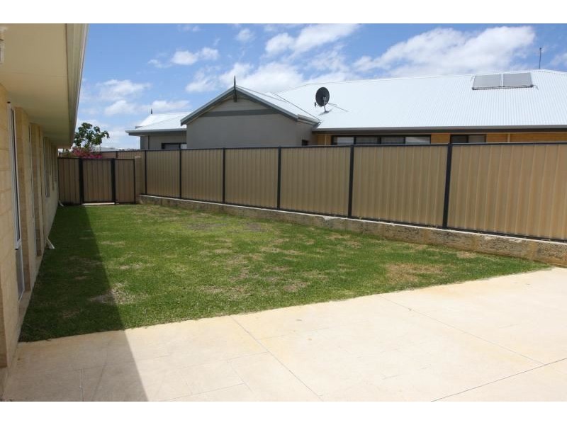 15 Triller Bend, Tapping WA 6065