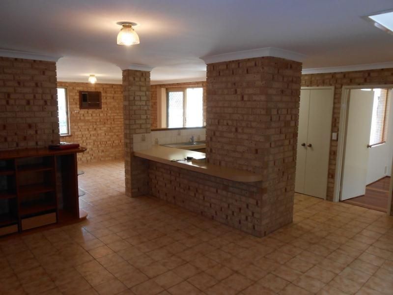 6 CUMBERLAND WAY, Beldon WA 6027