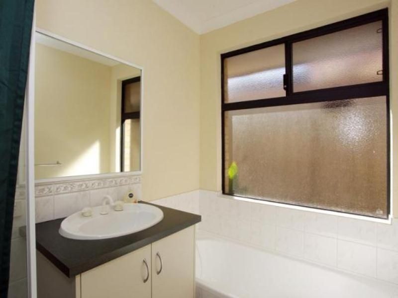 32 CLYDEBANK CRESCENT, Kinross WA 6028