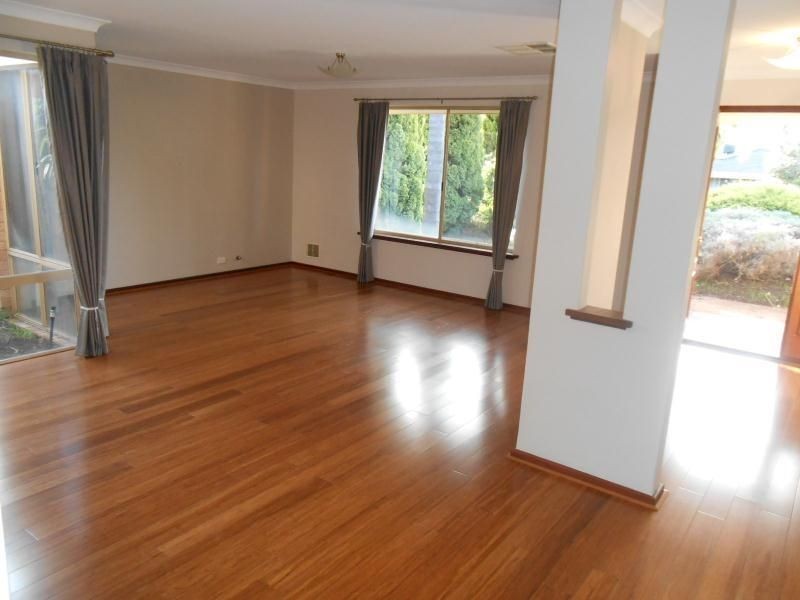 8 Lucerne Gardens, Edgewater WA 6027