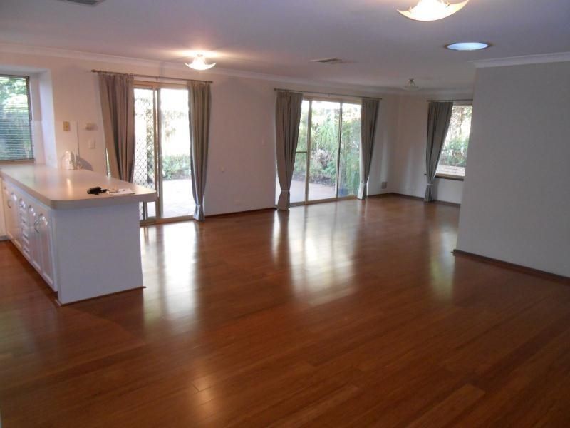 8 Lucerne Gardens, Edgewater WA 6027