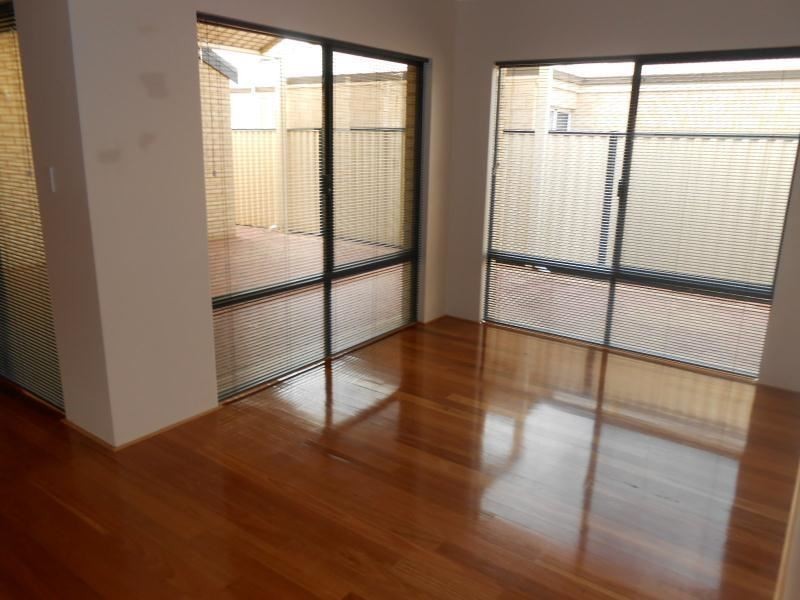 23 Selkirk Drive, Kinross WA 6028