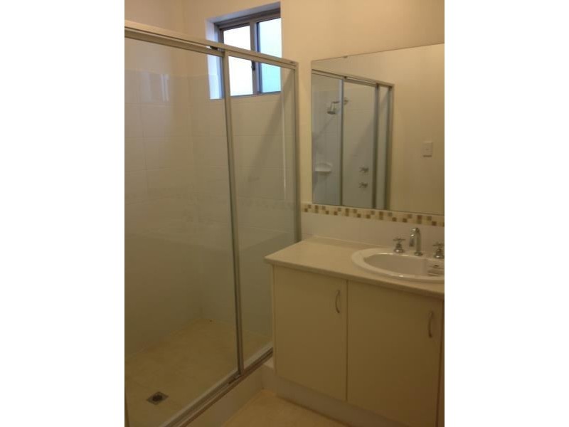 2/23 Floresta Street, Sinagra WA 6065