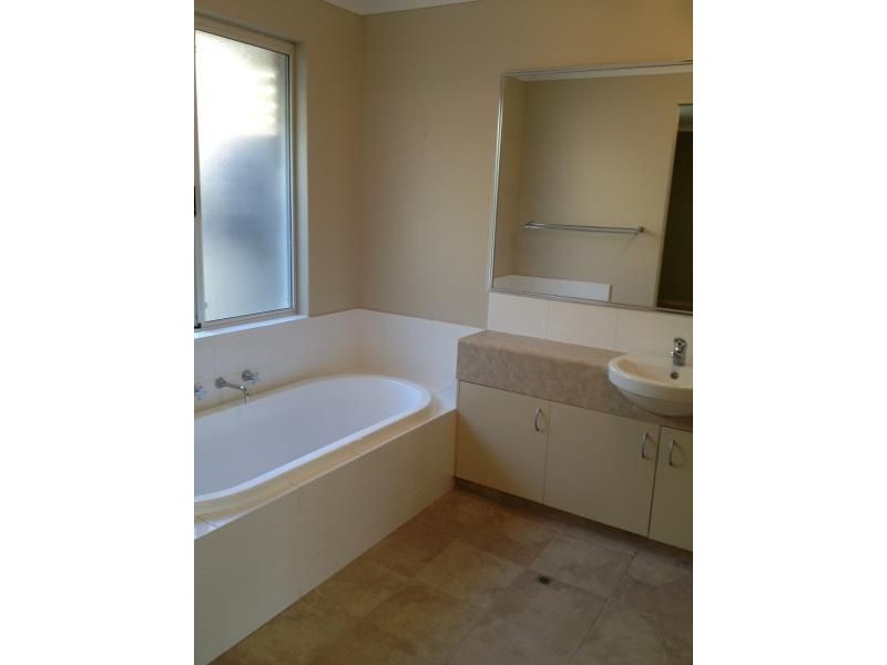 32 CLEARVIEW AVENUE, Burns Beach WA 6028