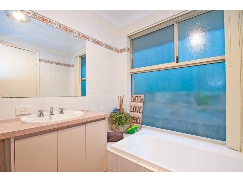 4 SUGARLOAF CLOSE, Merriwa WA 6030