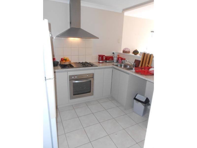 1/8-10 Salamanca Turn, Clarkson WA 6030