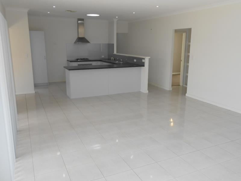 21 Lairbeck Street, Darch WA 6065