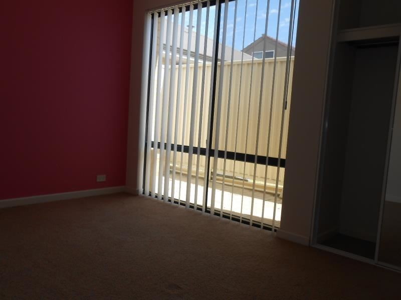 21 Lairbeck Street, Darch WA 6065