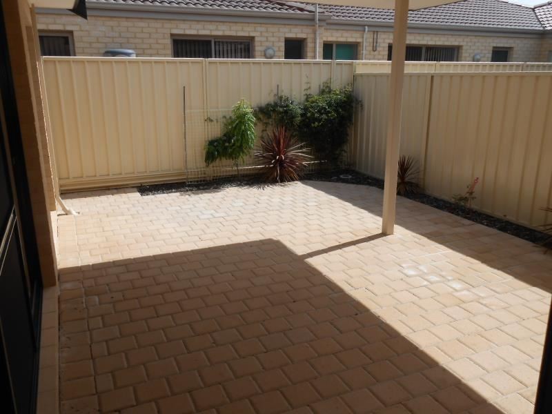 21 Lairbeck Street, Darch WA 6065