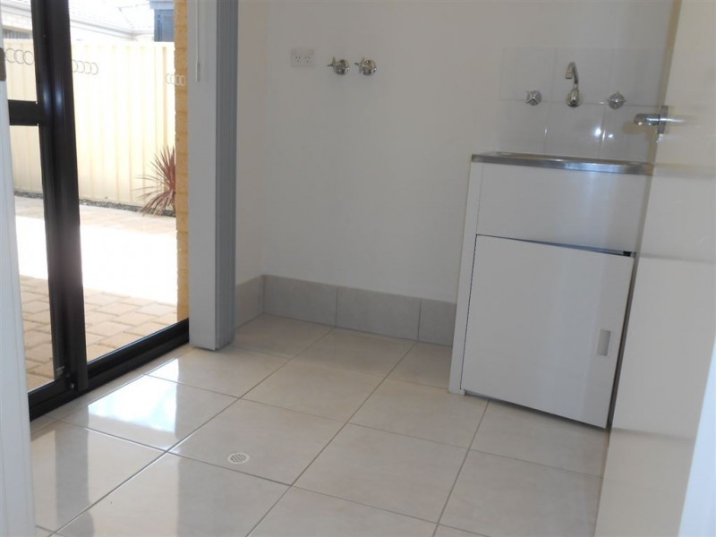 21 Lairbeck Street, Darch WA 6065