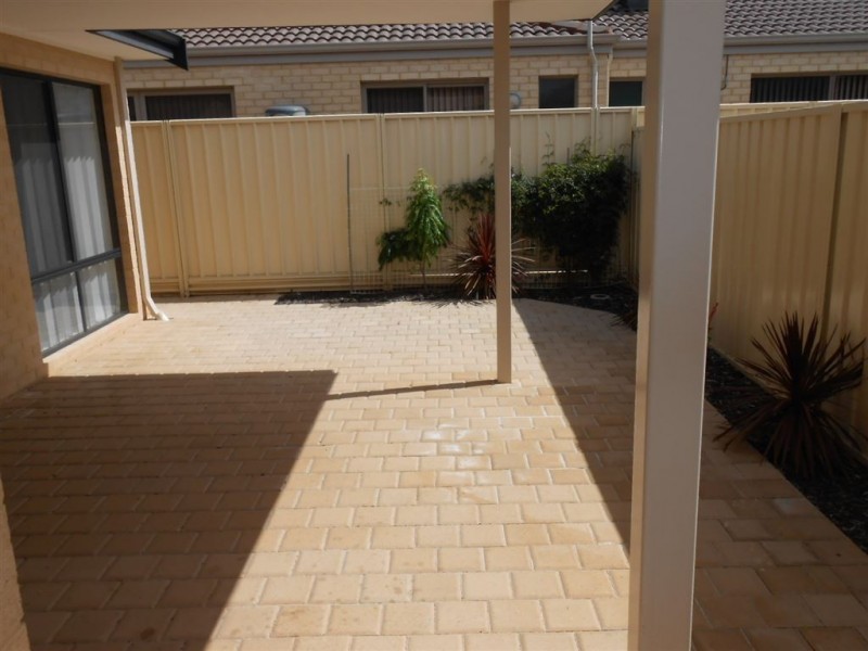 21 Lairbeck Street, Darch WA 6065