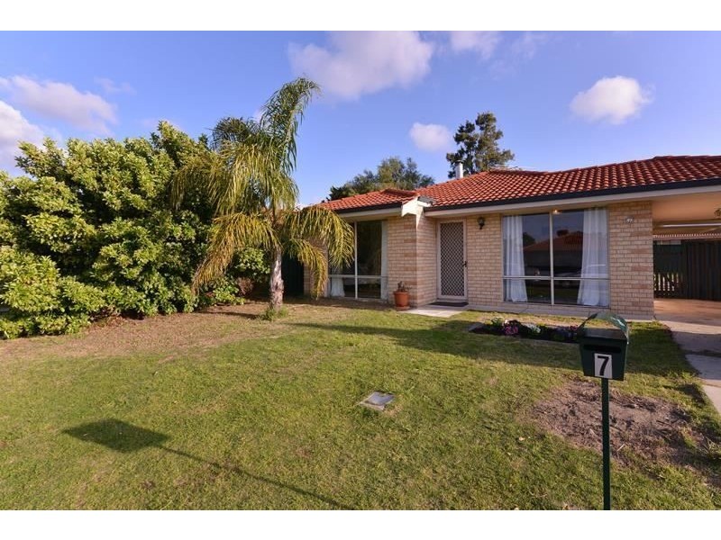 7 Canopy Court, Banksia Grove WA 6031