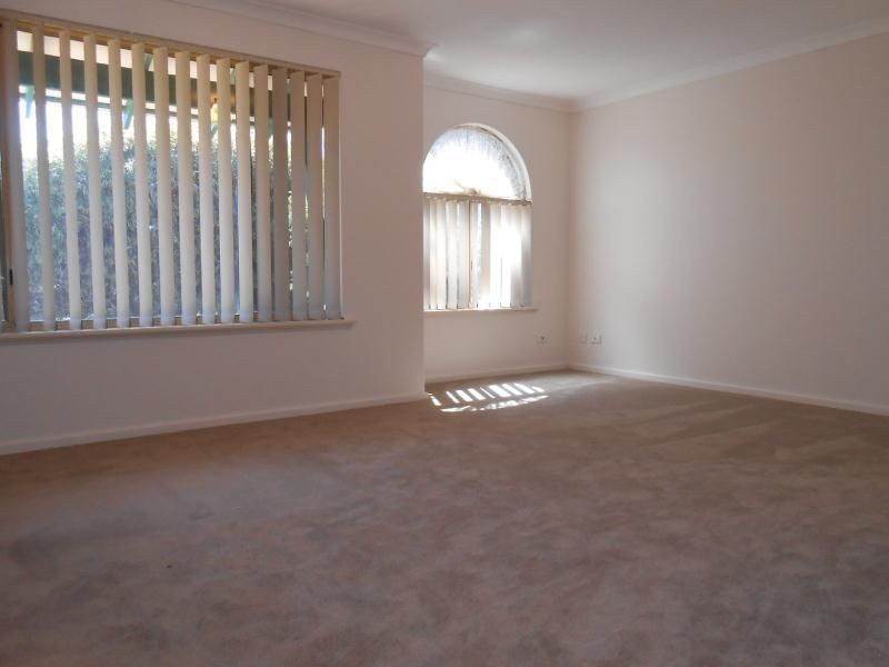 6 SAMOS PLACE, Mindarie WA 6030