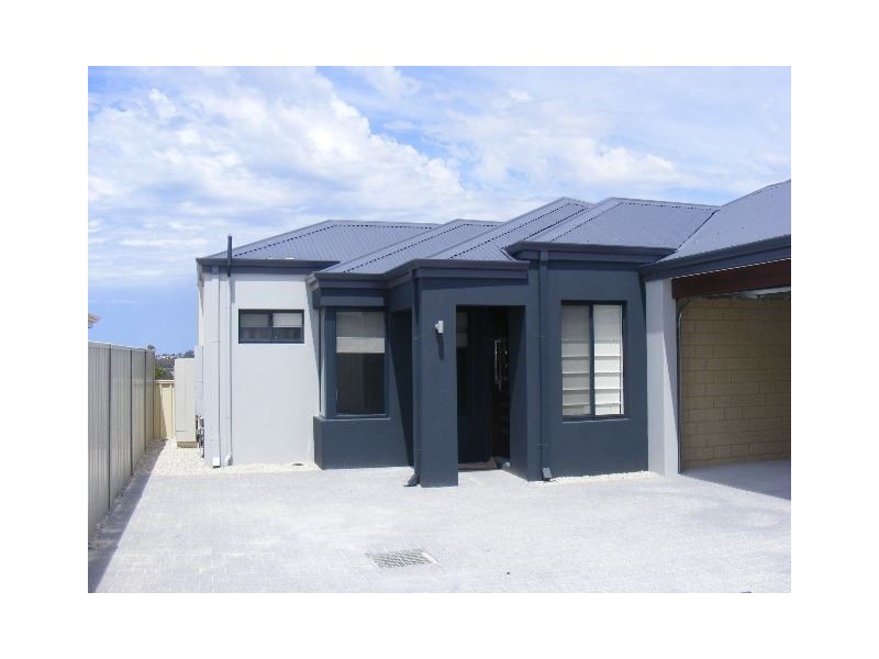 2/11 SHIPTON LOOP, Ashby WA 6065