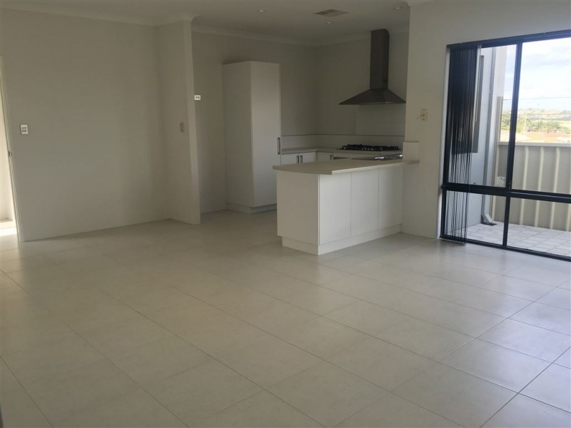 2/11 SHIPTON LOOP, Ashby WA 6065