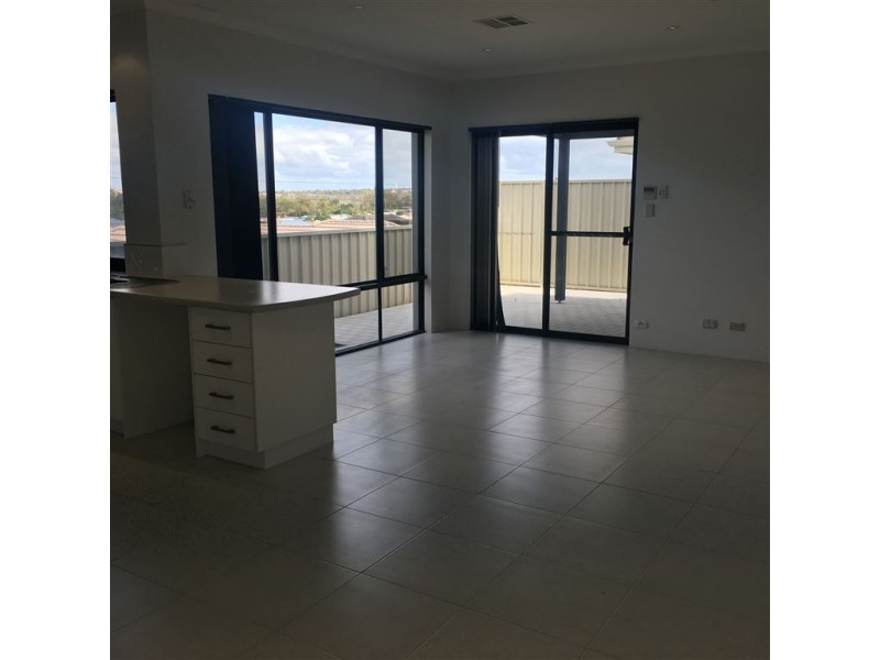 2/11 SHIPTON LOOP, Ashby WA 6065
