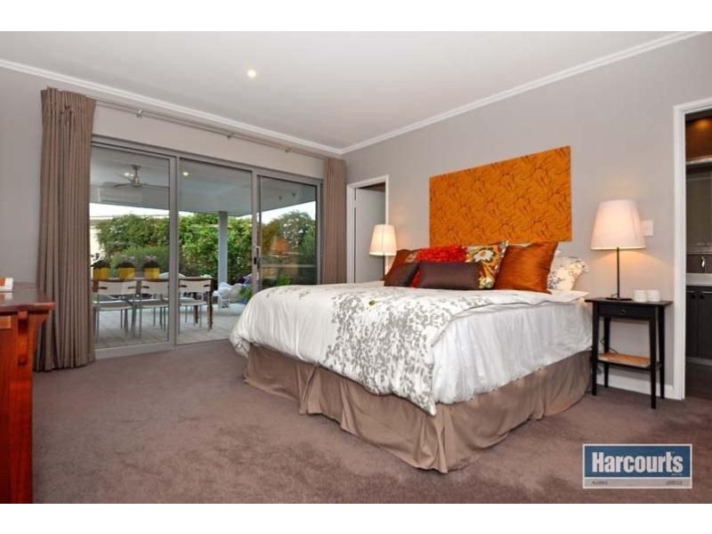 12 GEMINI WAY, Madeley WA 6065