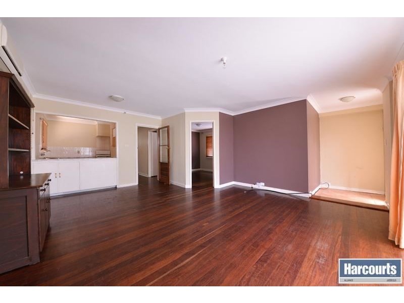 27 Brecknock Way, Girrawheen WA 6064