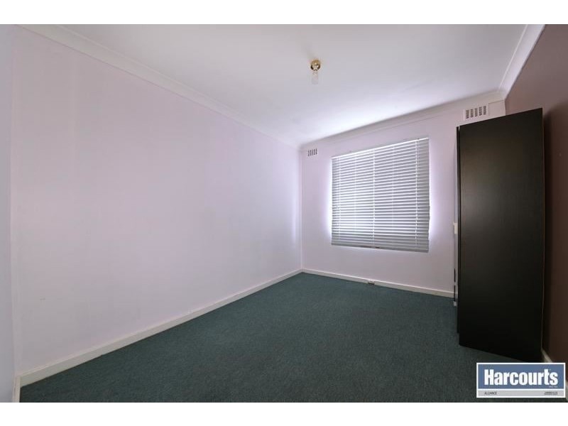 27 Brecknock Way, Girrawheen WA 6064