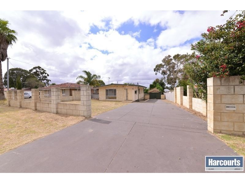 27 Brecknock Way, Girrawheen WA 6064