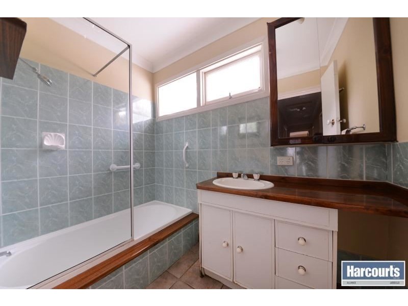 27 Brecknock Way, Girrawheen WA 6064