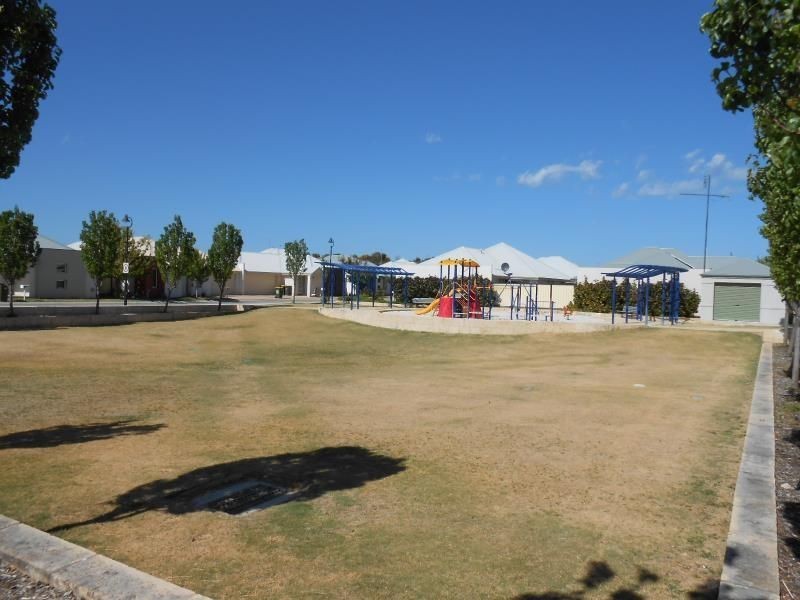 4 METRO BOULEVARD, Clarkson WA 6030