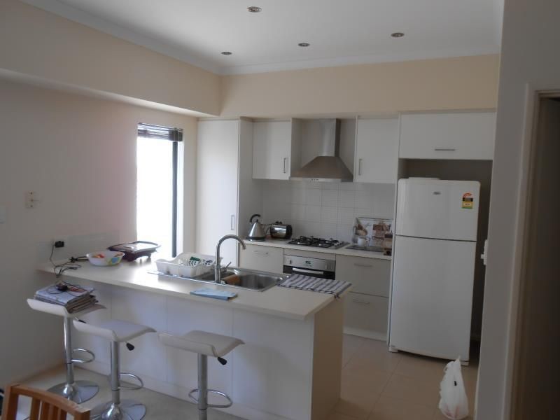 4 METRO BOULEVARD, Clarkson WA 6030