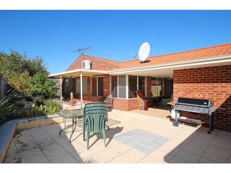 8 Fintry Close, Kinross WA 6028