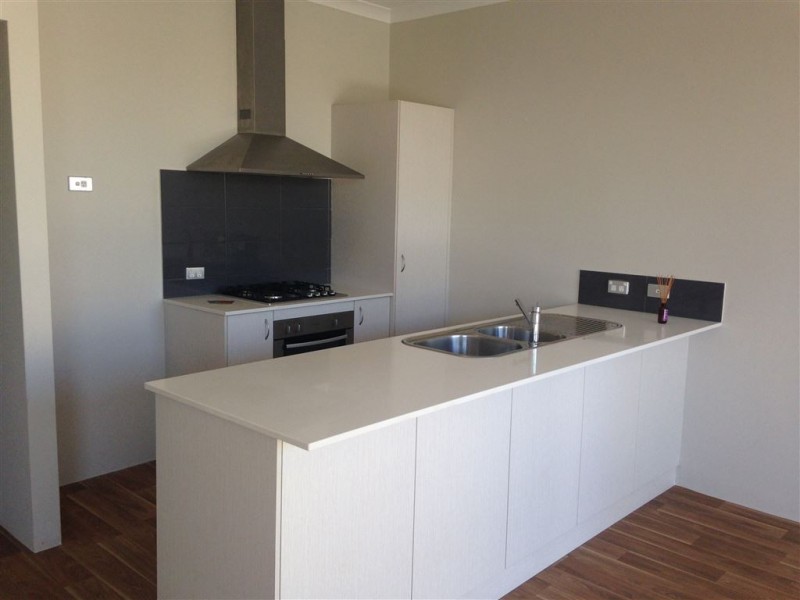 42 BOWLINE AVENUE, Alkimos WA 6038