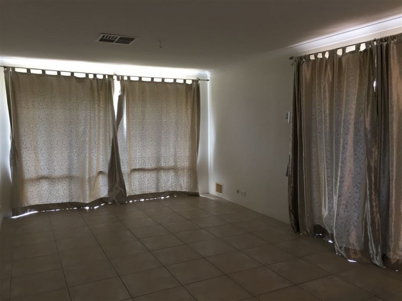 6 Hyland Crescent, Clarkson WA 6030