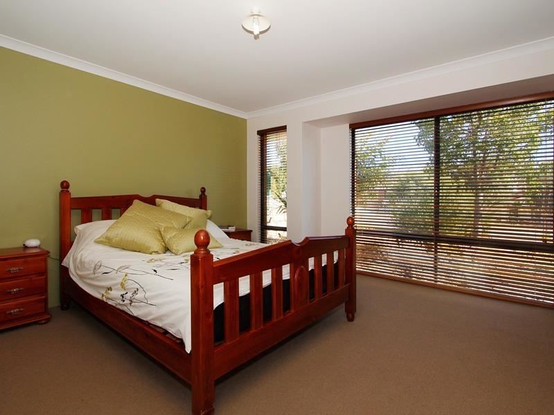 6 Newlyn Place, Yanchep WA 6035