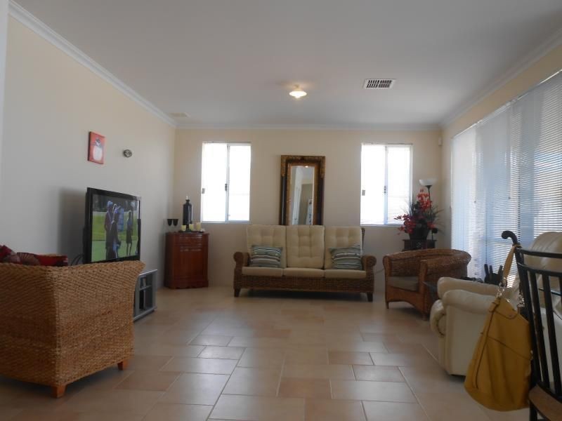 2 Pontoon Way, Alkimos WA 6038