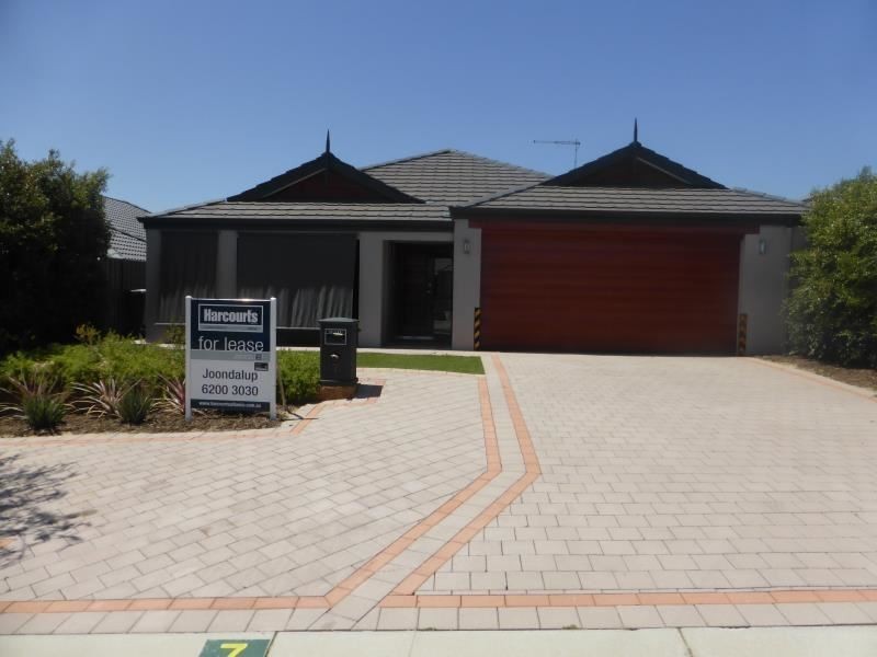 7 Saxicola Road, Banksia Grove WA 6031