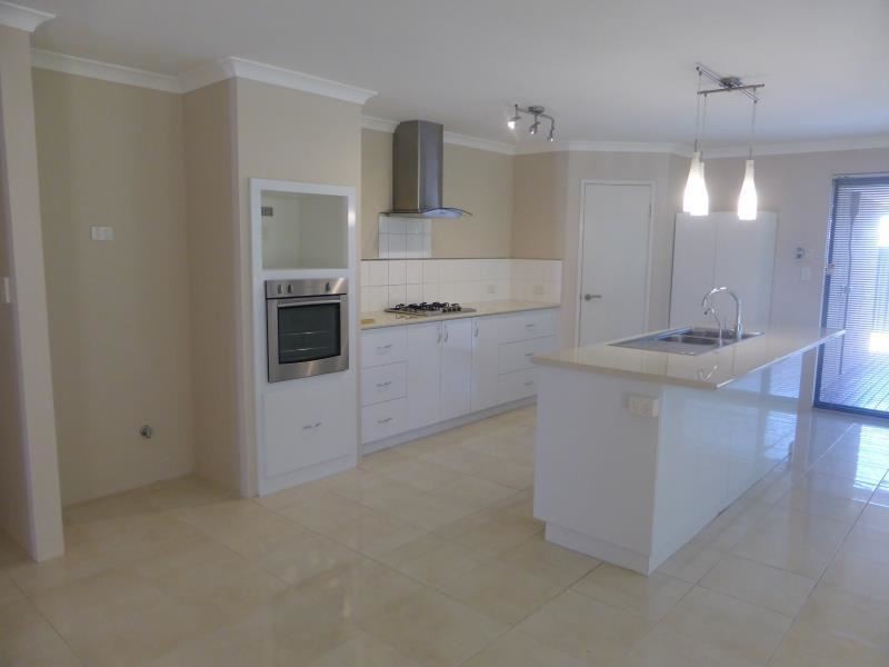 7 Saxicola Road, Banksia Grove WA 6031