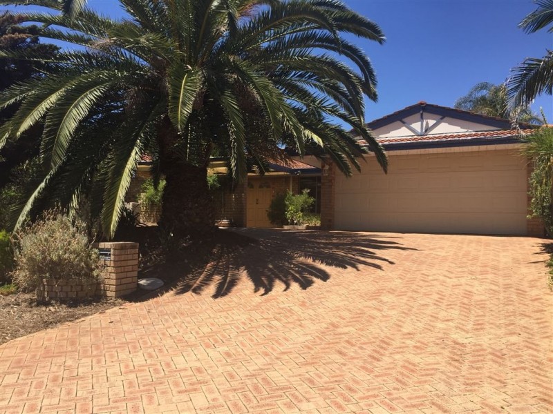 16 CAMARINO DRIVE, Woodvale WA 6026