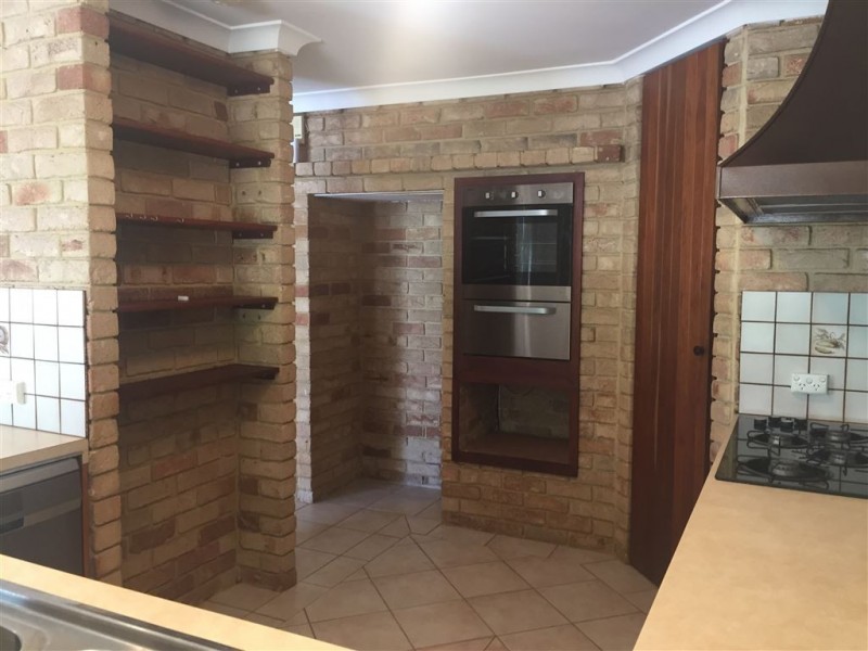 16 CAMARINO DRIVE, Woodvale WA 6026