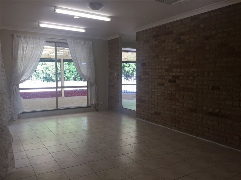 16 CAMARINO DRIVE, Woodvale WA 6026