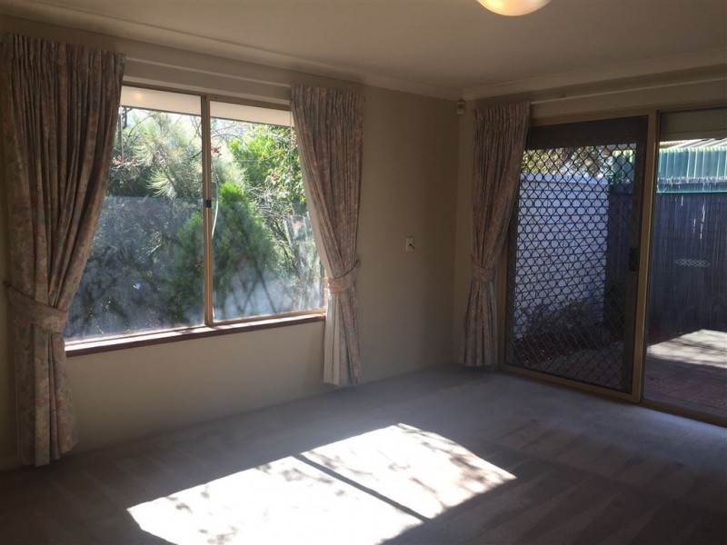 16 CAMARINO DRIVE, Woodvale WA 6026