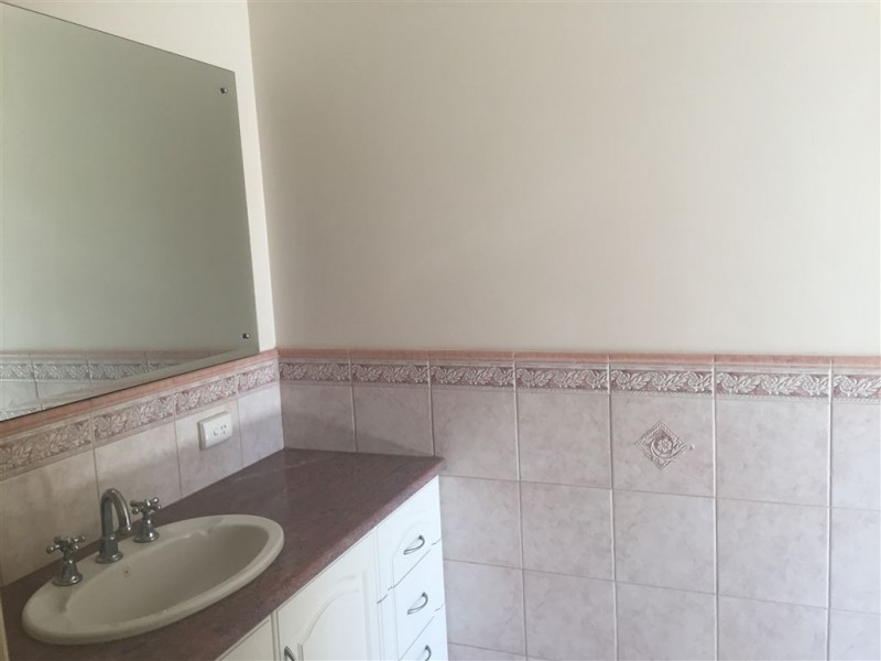 16 CAMARINO DRIVE, Woodvale WA 6026