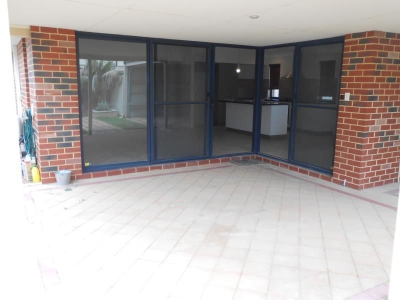 122 OCEAN KEYS BOULEVARD, Clarkson WA 6030