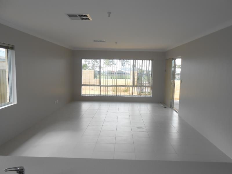 5 MERTON LANE, Alkimos WA 6038