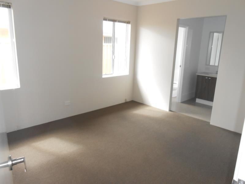 5 MERTON LANE, Alkimos WA 6038