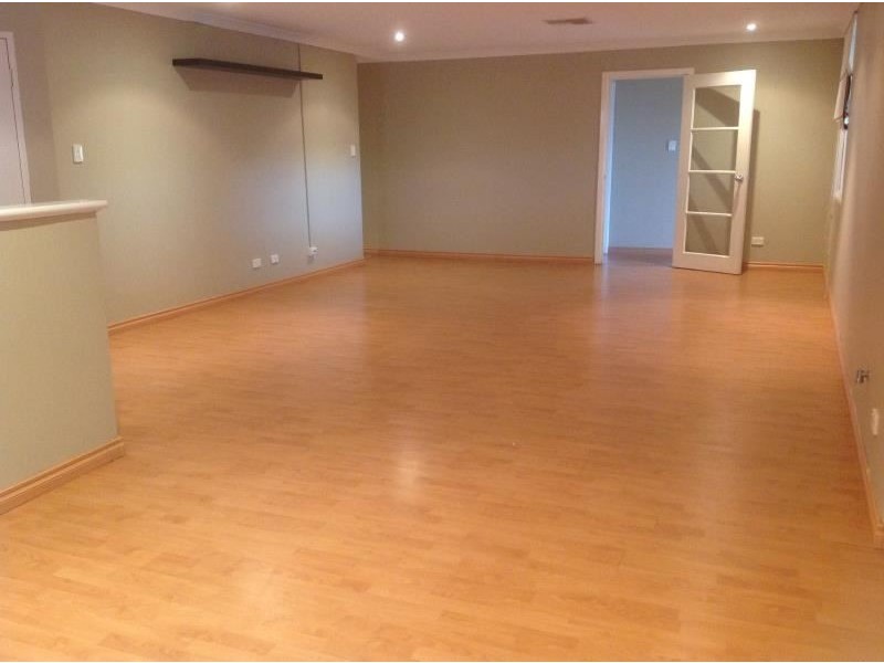 24 Kareela Meander, Tapping WA 6065