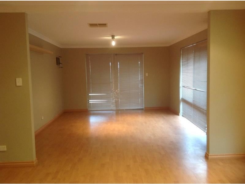 24 Kareela Meander, Tapping WA 6065